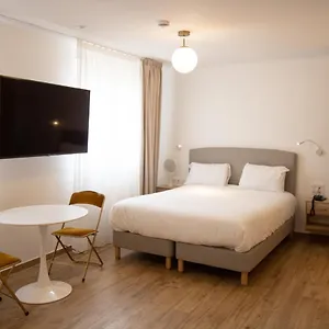 https://les-rebelles.fr-paris.fr
